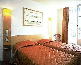 Western Quartier Latin Pantheon