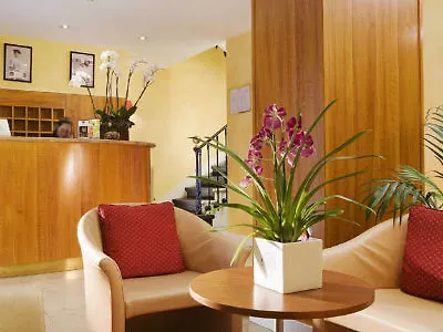 Western Quartier Latin Pantheon